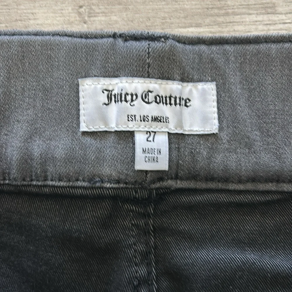 Juicy Couture pull on flare jeans in gray size 27